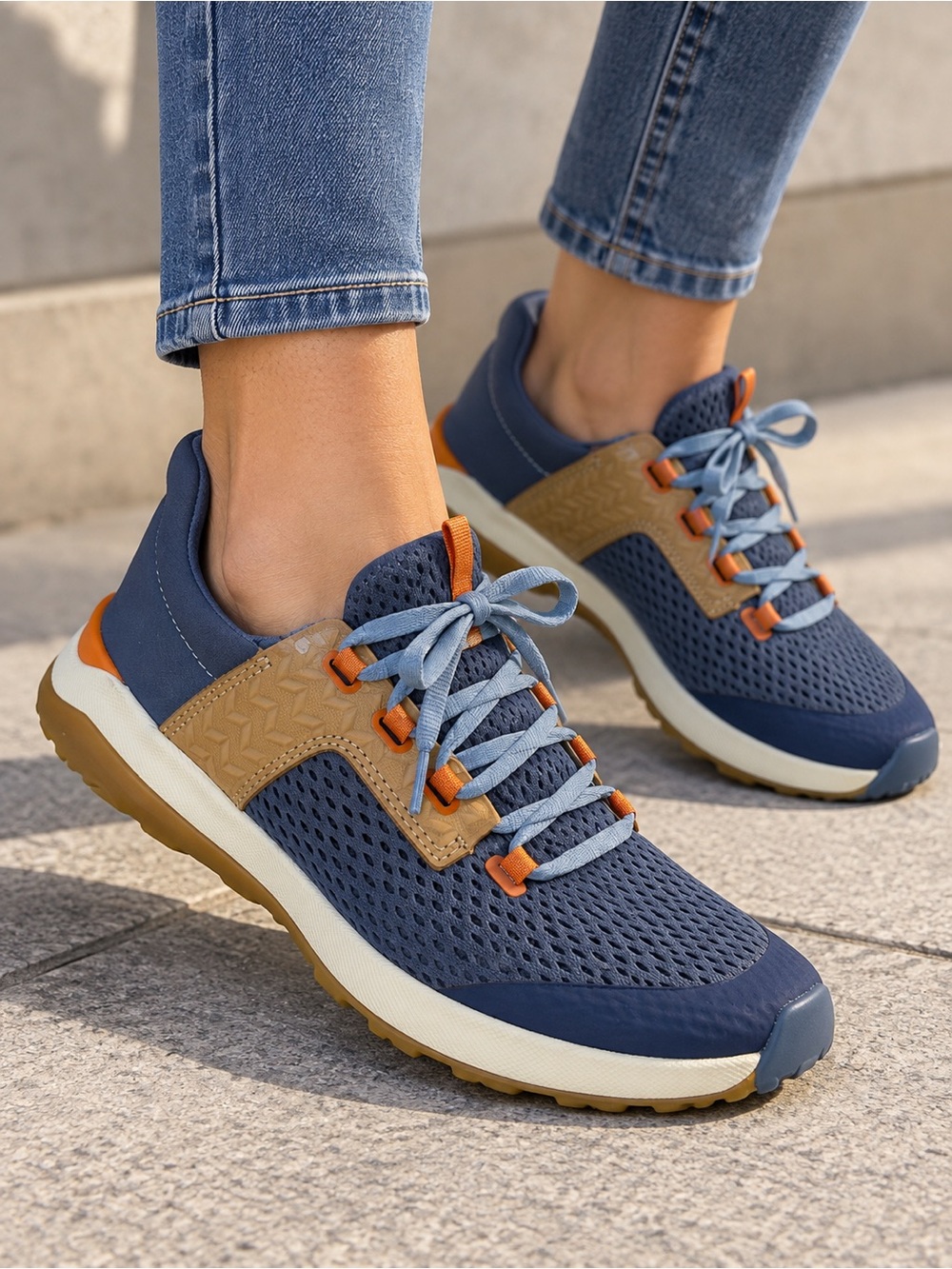OluKai Wailuku Women’s Sneakers – Size 8 – Blue/Tan – Excellent Conditio